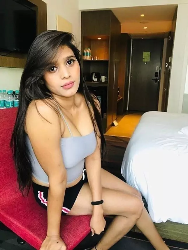 कॉल गर्ल्स सर्विस  वाईकॉम